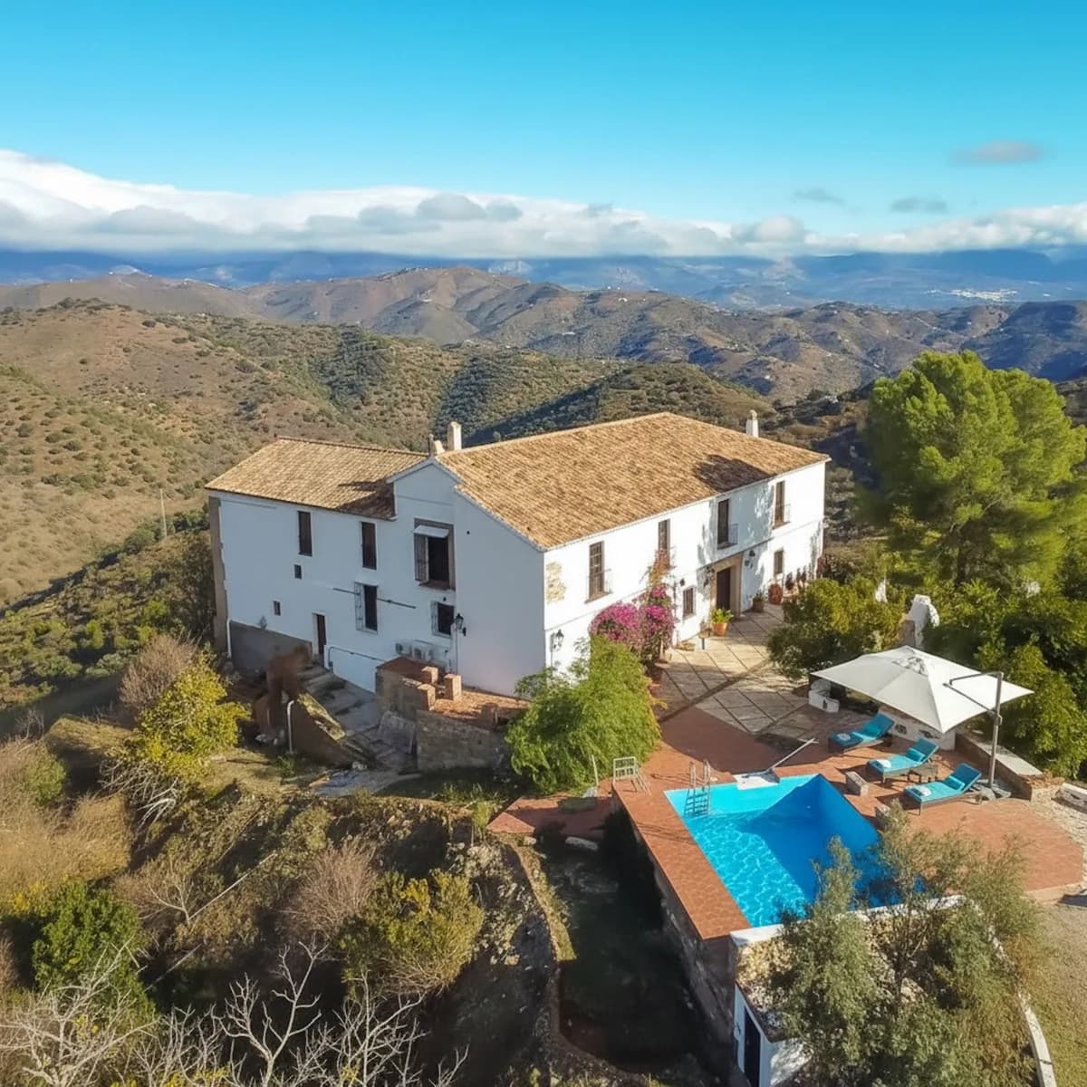 8 Bedroom Finca - Cortijo for Sale in Montes de Málaga, Málaga