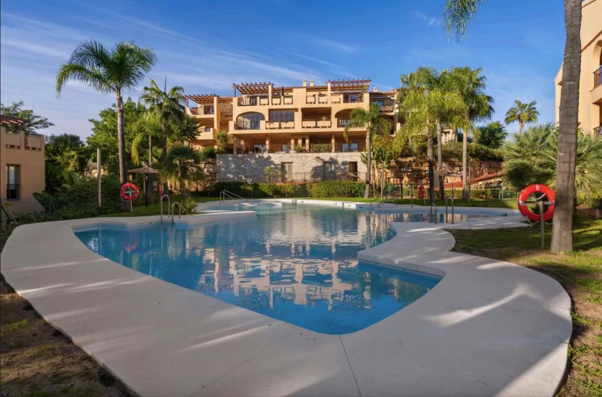 2 Bedroom Ground Floor Apartment for Sale in Benahavís, Málaga