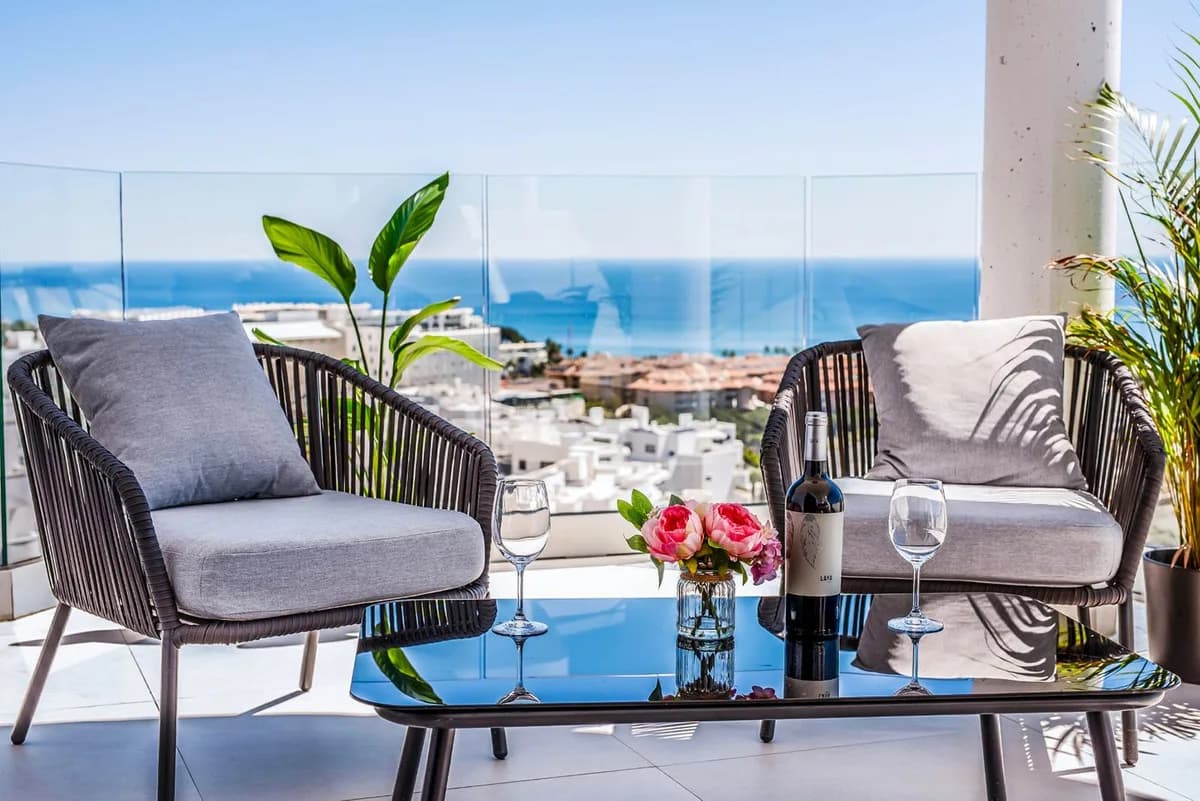 3 Bedroom Middle Floor Apartment for Sale in Fuengirola, Málaga