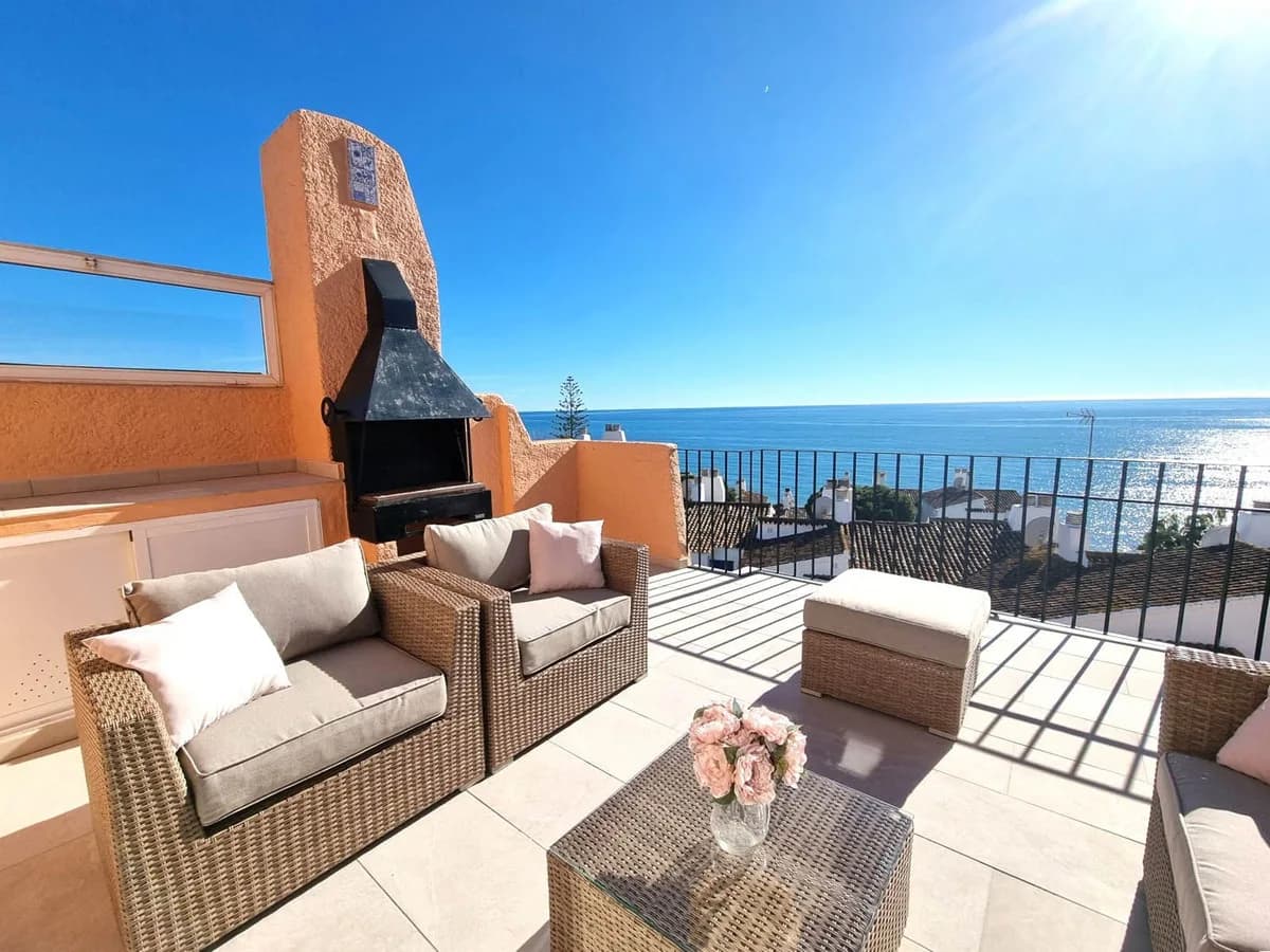 2 Bedroom Penthouse Duplex for Sale in Calahonda, Málaga
