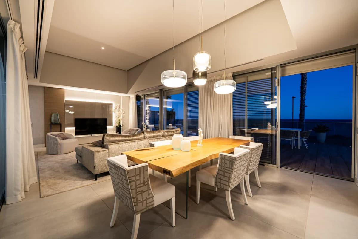 4 Bedroom Detached Villa for Sale in Estepona, Málaga - Image 7