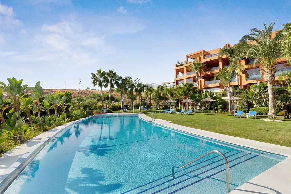 2 Bedroom Ground Floor Apartment for Sale in Los Flamingos, Málaga - Image 3