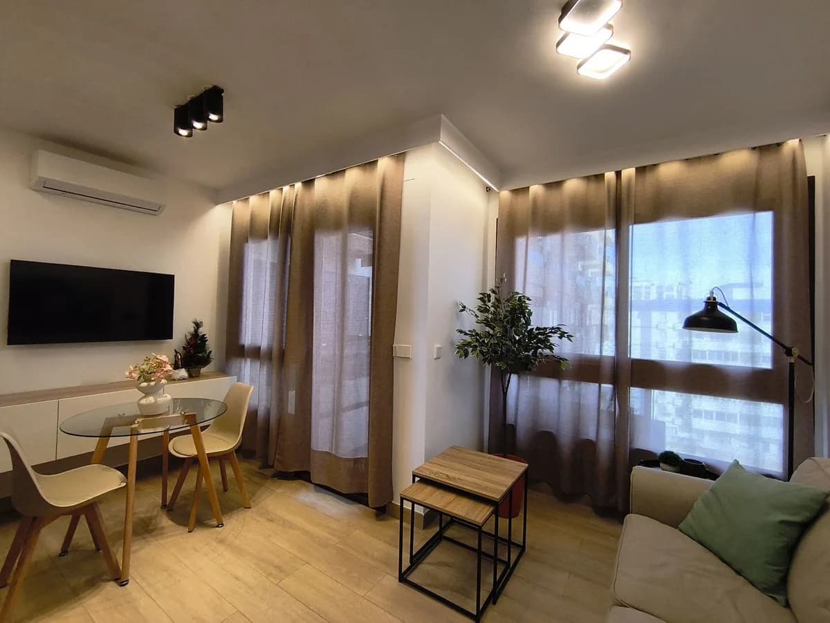 1 Bedroom Middle Floor Apartment for Sale in Benalmadena Costa, Málaga - Image 4