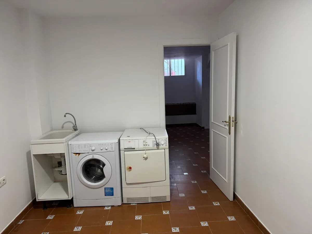 4 Bedroom Townhouse for Sale in Marbella, Málaga - Image 6