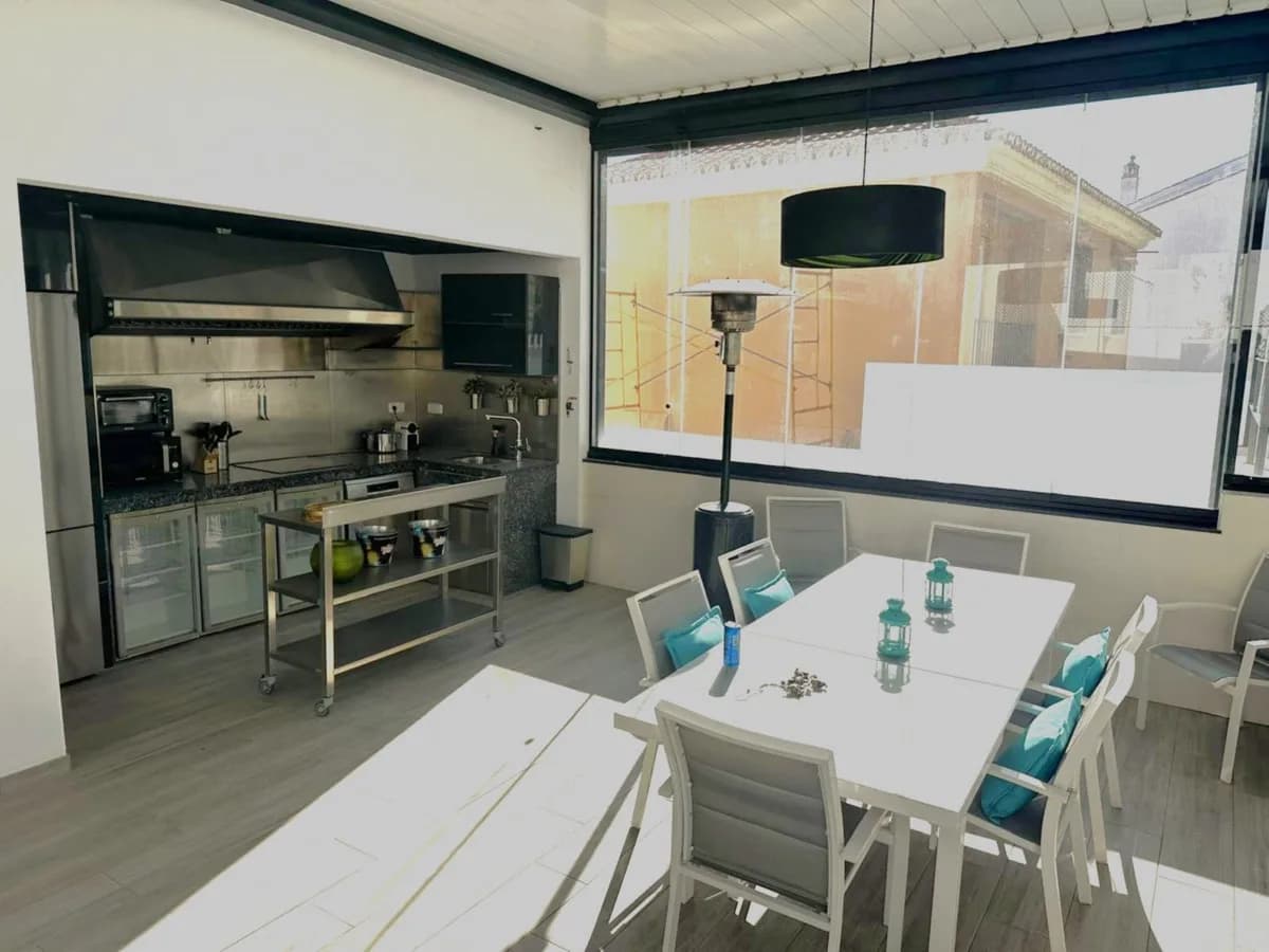4 Bedroom Detached Villa for Sale in Alhaurín de la Torre, Málaga - Image 4