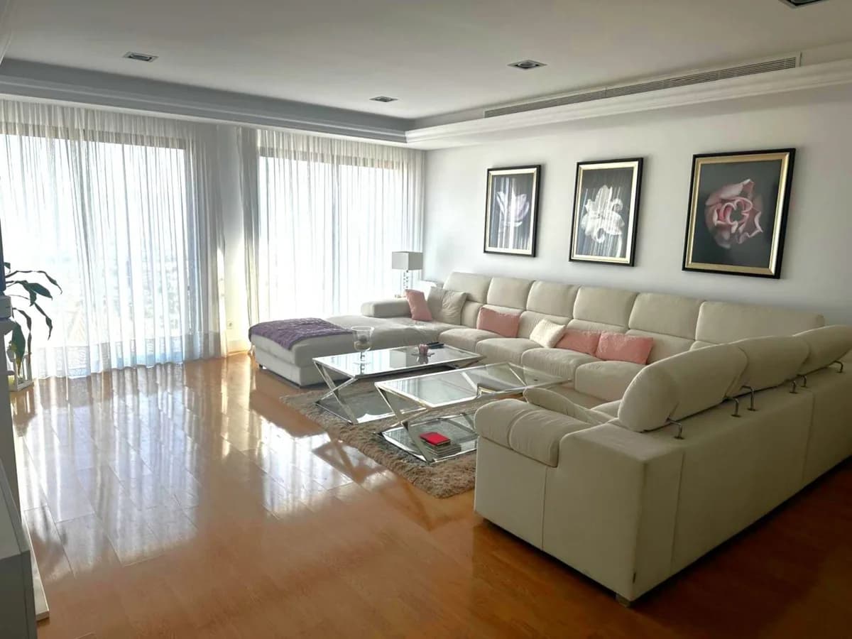 4 Bedroom Detached Villa for Sale in Alhaurín de la Torre, Málaga - Image 8