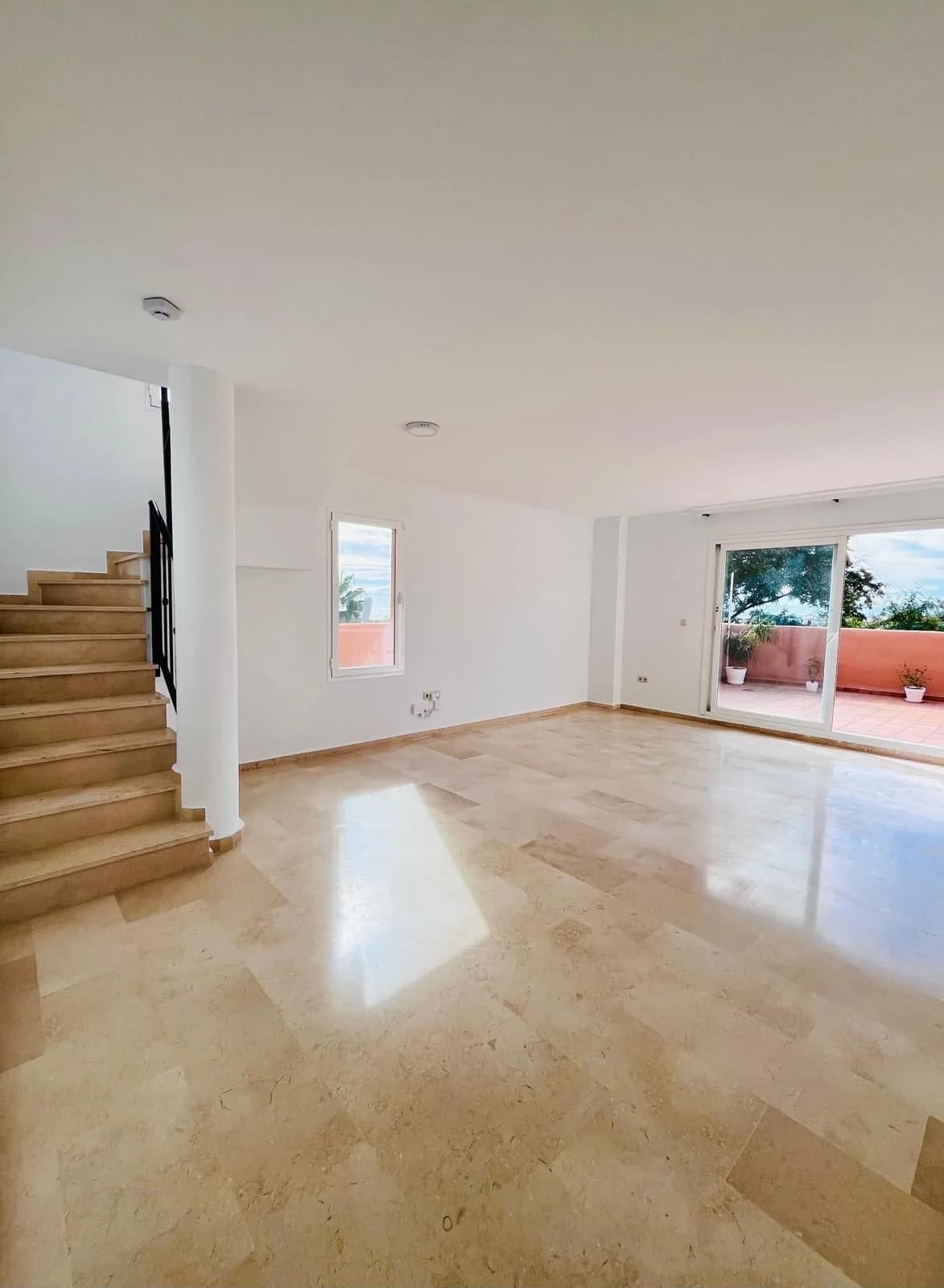2 Bedroom Penthouse Duplex for Sale in Elviria, Málaga - Image 5