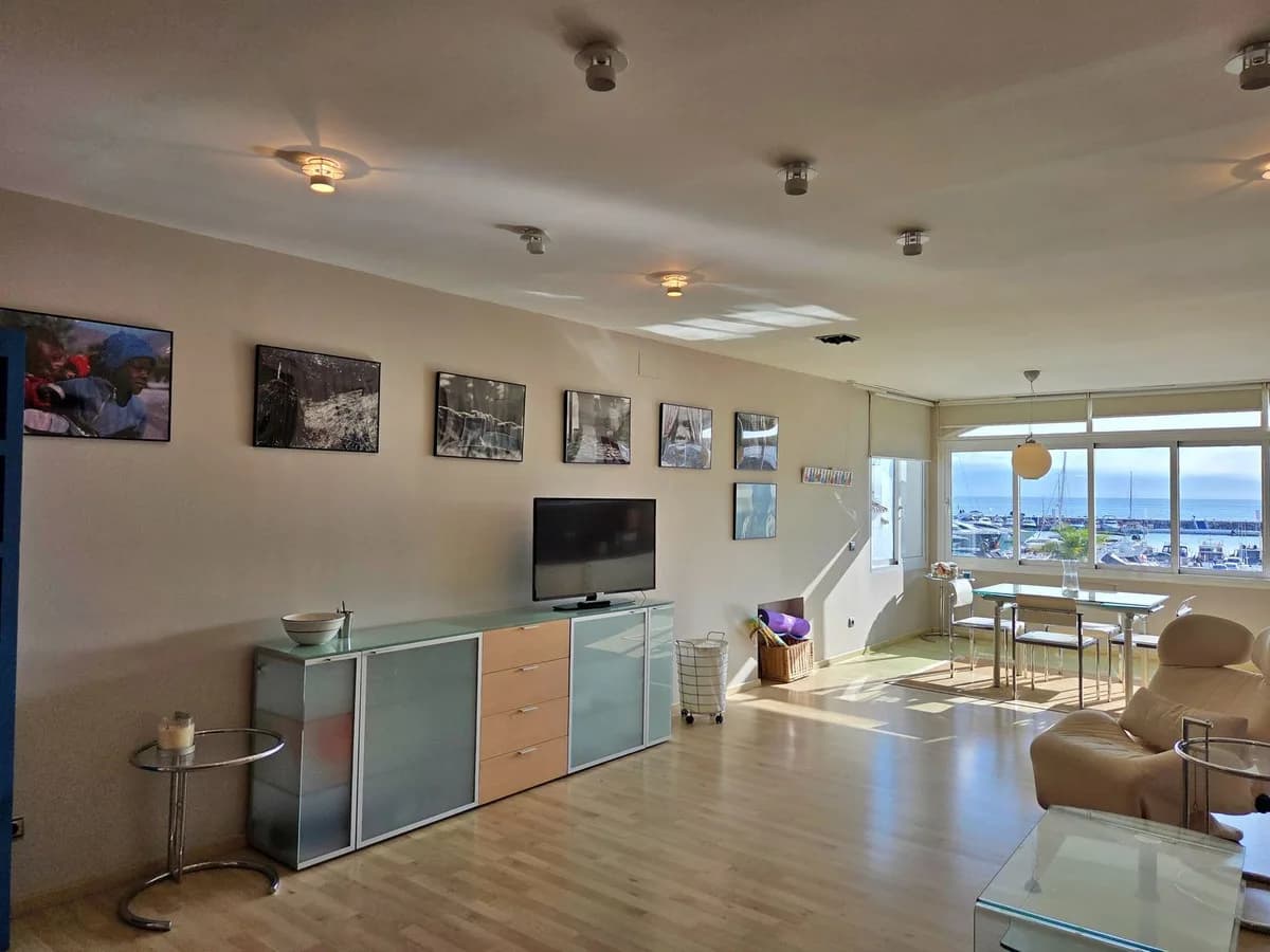 Middle Floor Studio for Sale in Puerto Banús, Málaga - Image 9