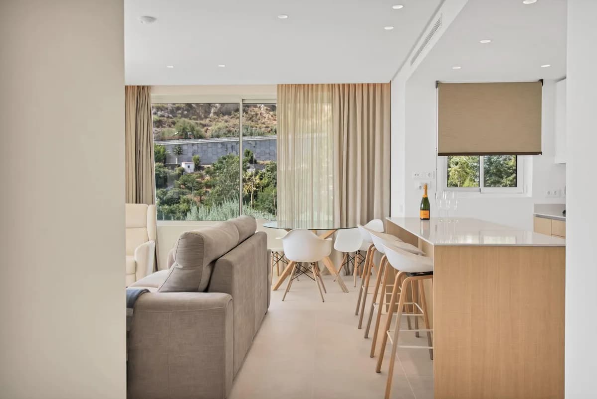 2 Bedroom Ground Floor Apartment for Sale in Ojén, Málaga - Image 3