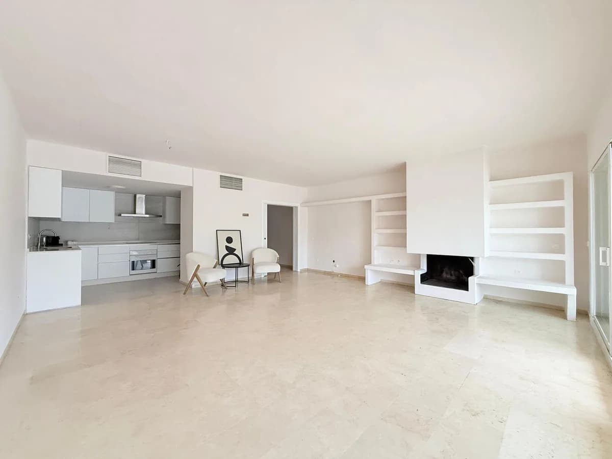 1 Bedroom Ground Floor Apartment for Sale in The Golden Mile, Málaga - Image 4