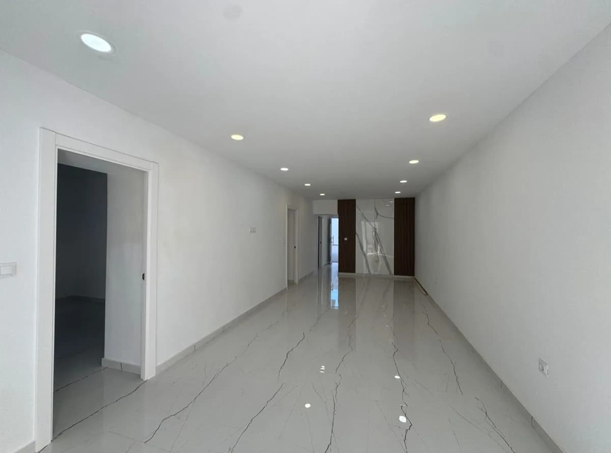 4 Bedroom Middle Floor Apartment for Sale in Alhaurín el Grande, Málaga