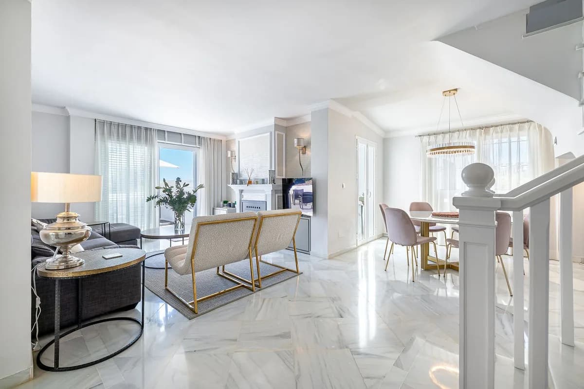 3 Bedroom Townhouse for Sale in Nueva Andalucía, Málaga - Image 3