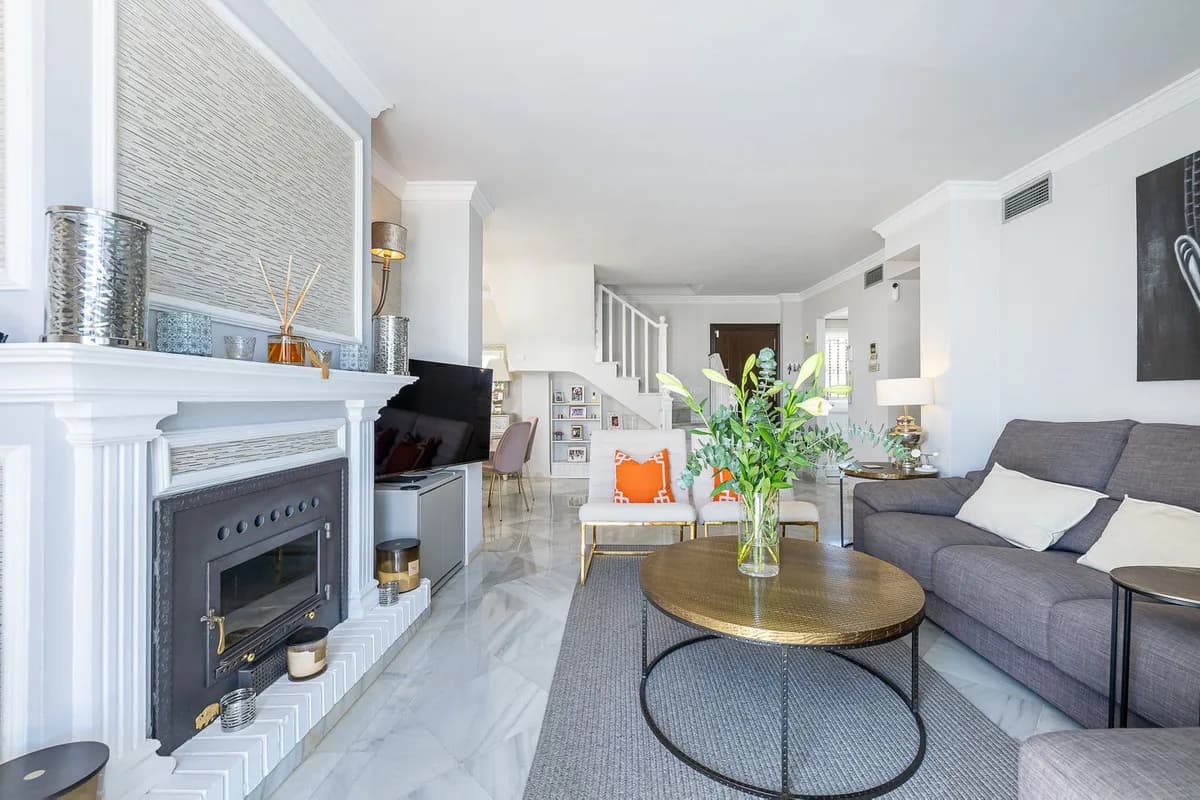 3 Bedroom Townhouse for Sale in Nueva Andalucía, Málaga - Image 6