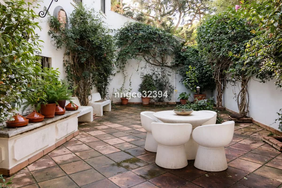 5 Bedroom Detached Villa for Sale in Sotogrande Costa, Cádiz - Image 3