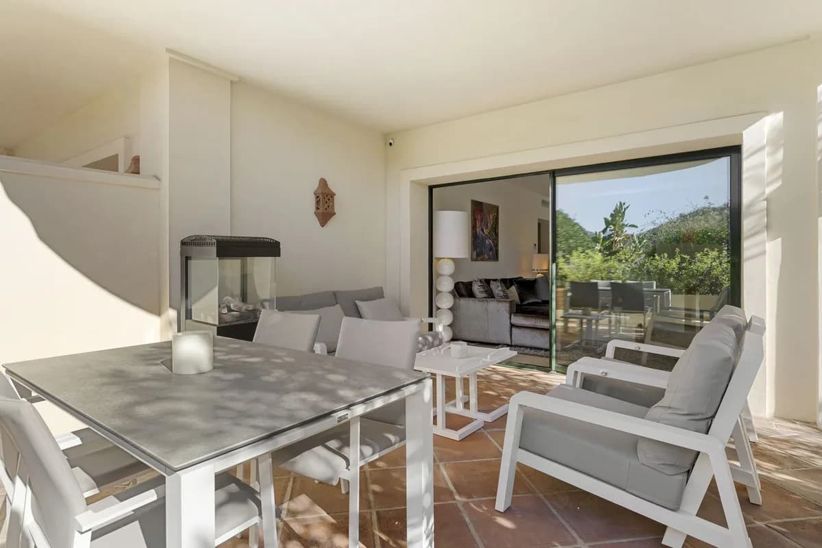 2 Bedroom Ground Floor Apartment for Sale in Benahavís, Málaga - Image 8