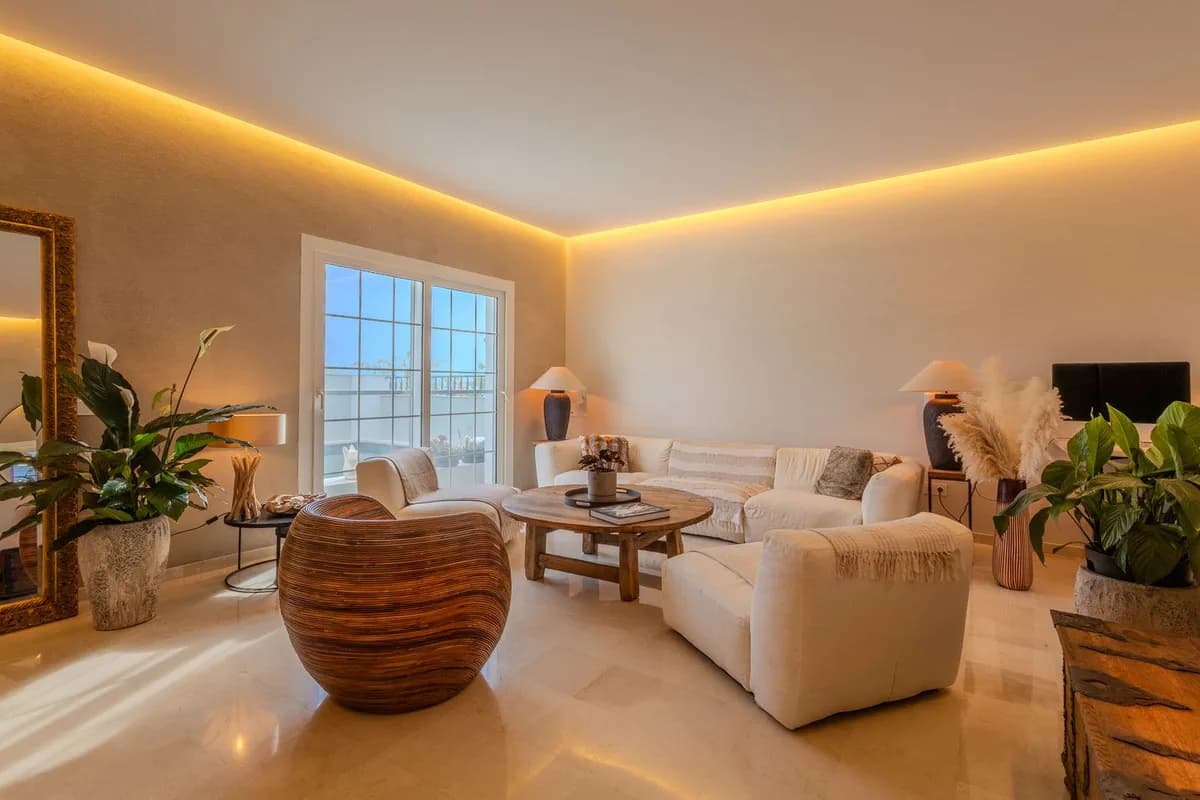 4 Bedroom Semi-Detached House for Sale in Nueva Andalucía, Málaga - Image 8
