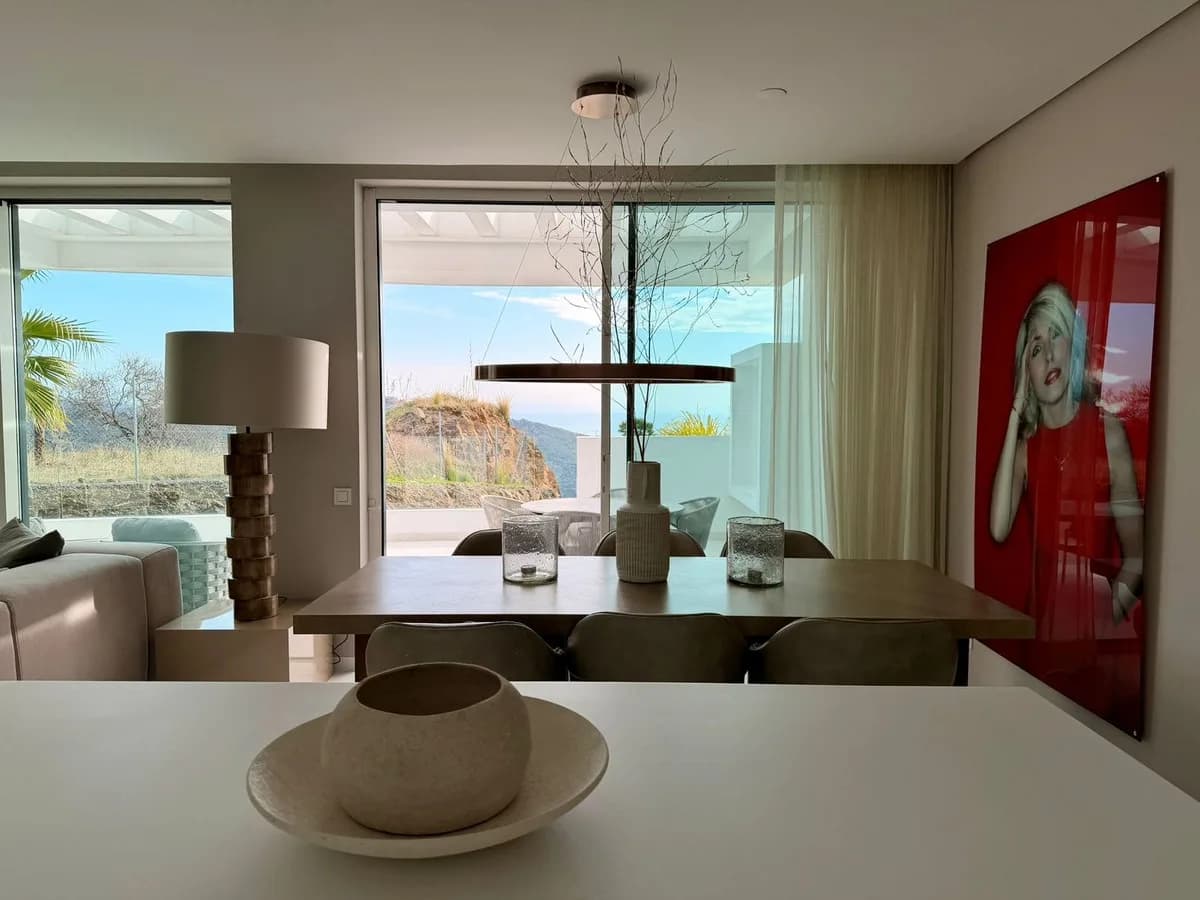 2 Bedroom Middle Floor Apartment for Sale in Ojén, Málaga - Image 7