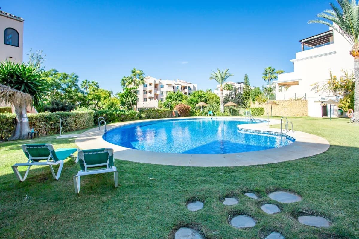 3 Bedroom Detached Villa for Sale in Elviria, Málaga - Image 2