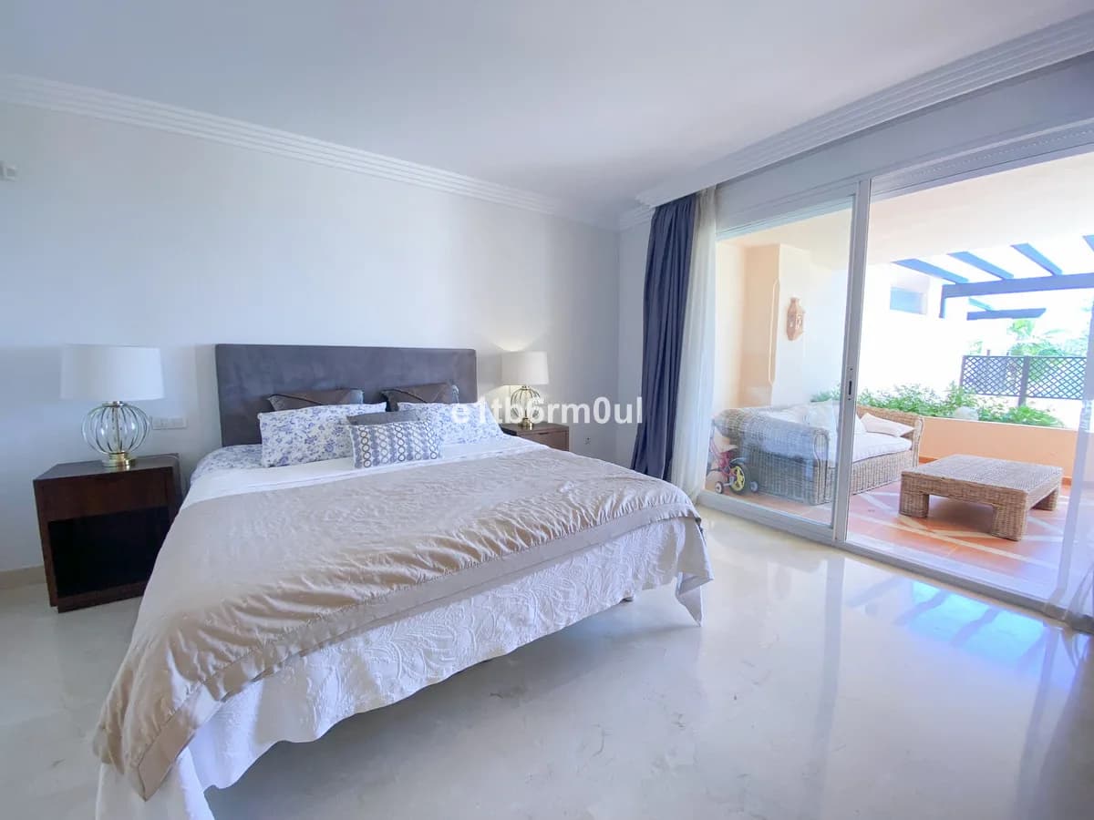 2 Bedroom Ground Floor Apartment for Sale in Nueva Andalucía, Málaga - Image 6