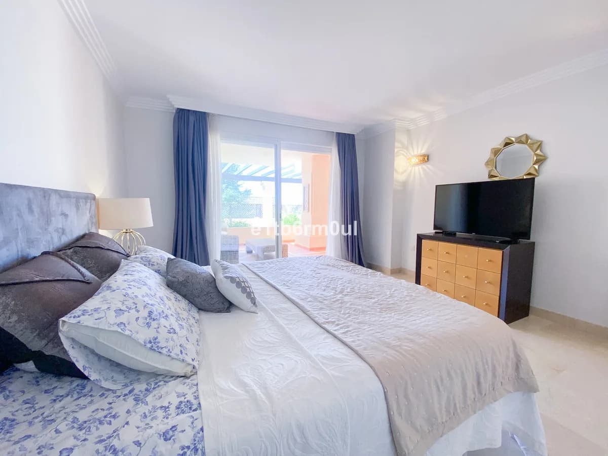 2 Bedroom Ground Floor Apartment for Sale in Nueva Andalucía, Málaga - Image 7