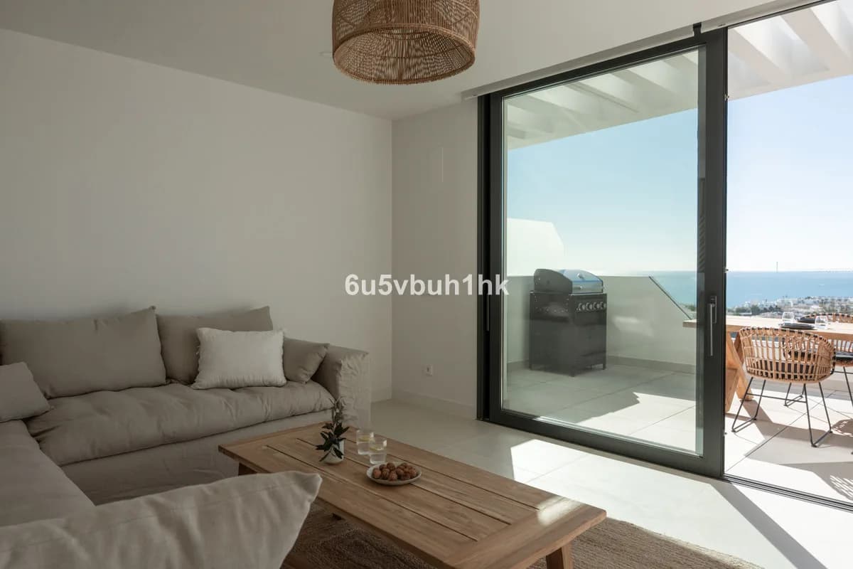 2 Bedroom Penthouse for Sale in Fuengirola, Málaga - Image 3