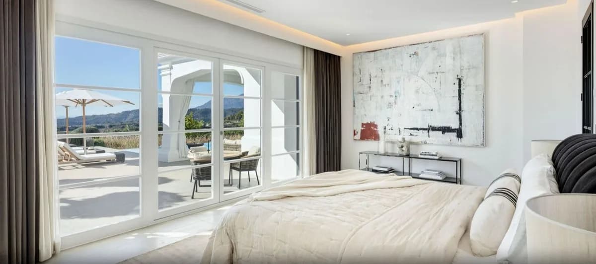 7 Bedroom Detached Villa for Sale in Benahavís, Málaga - Image 2
