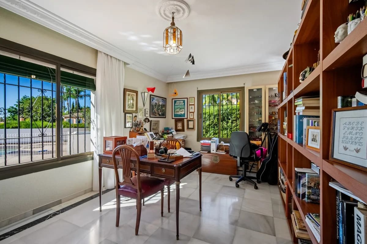 4 Bedroom Detached Villa for Sale in Marbella, Málaga - Image 9