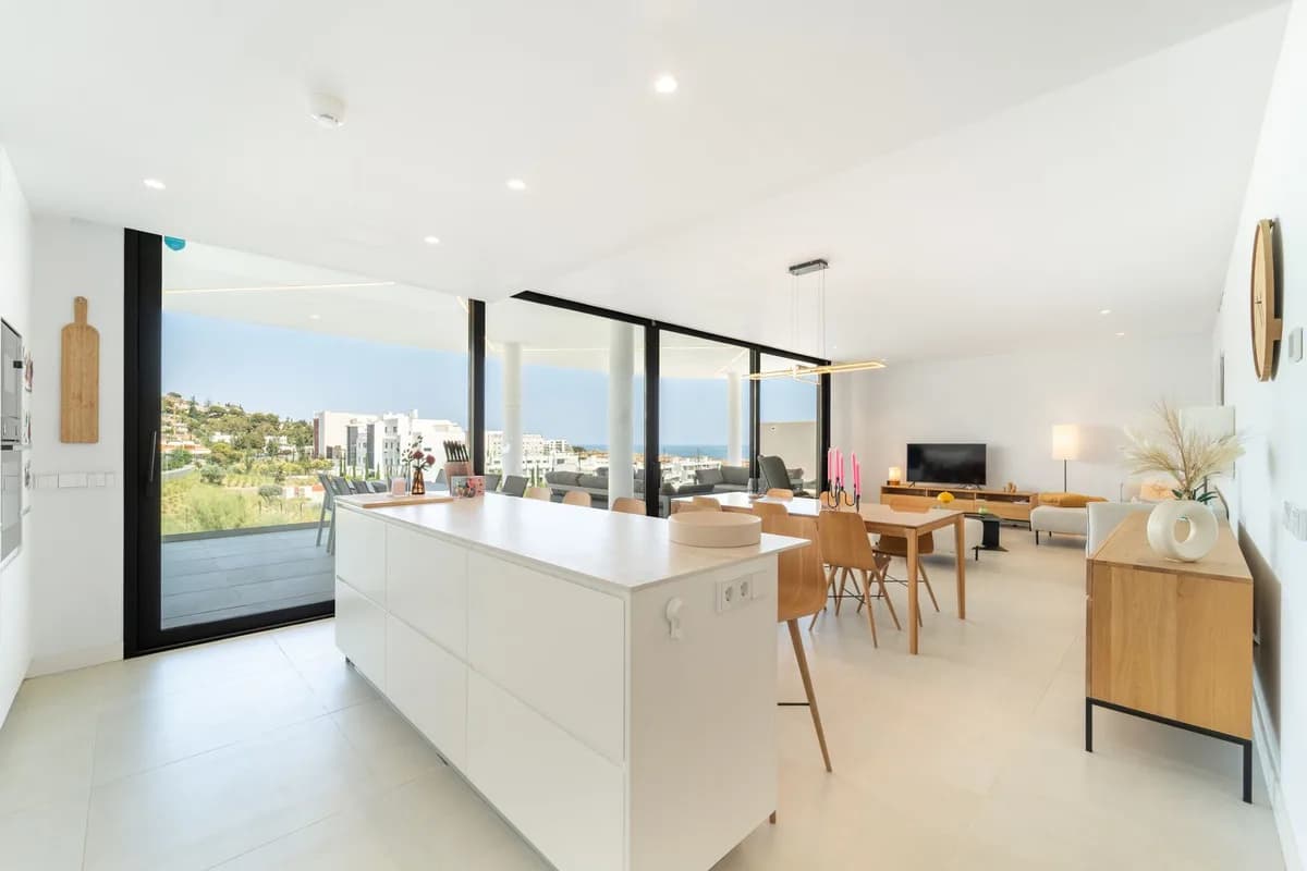 3 Bedroom Ground Floor Apartment for Sale in Fuengirola, Málaga - Image 5