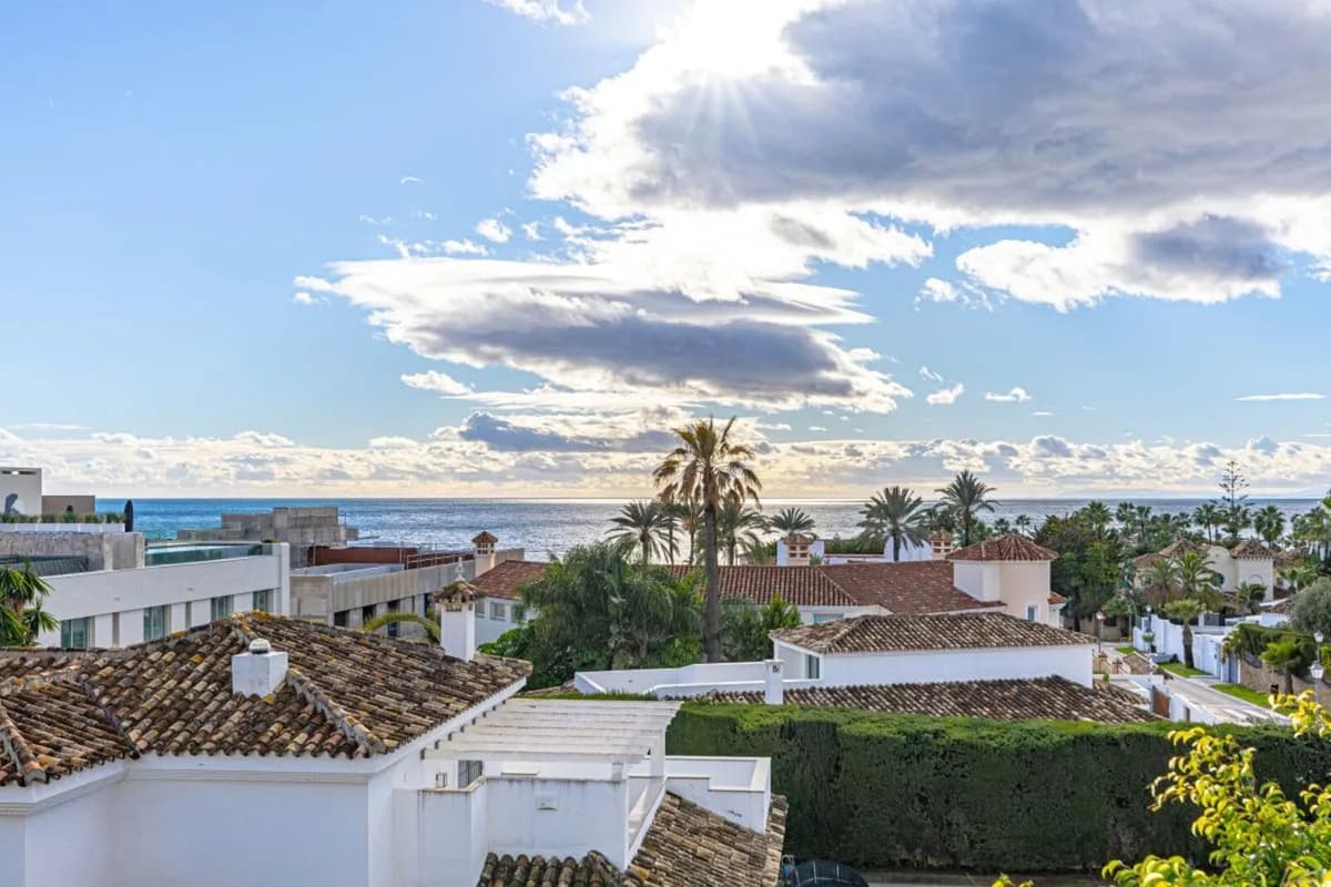 5 Bedroom Detached Villa for Sale in Las Chapas, Málaga - Image 3