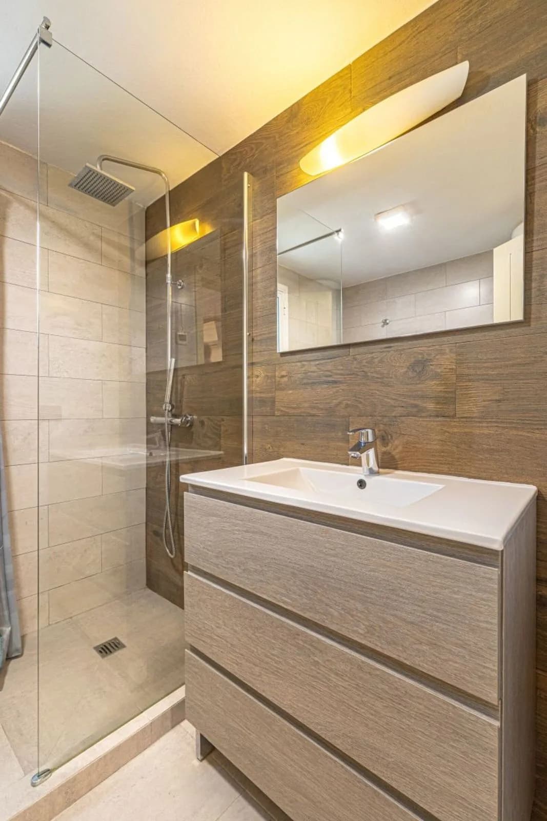 5 Bedroom Detached Villa for Sale in Las Chapas, Málaga - Image 7