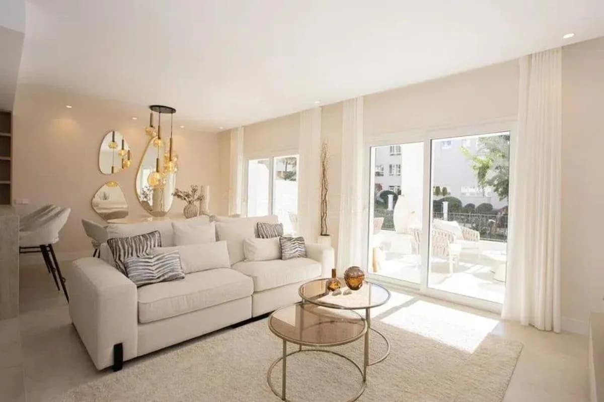 4 Bedroom Penthouse Duplex for Sale in Nueva Andalucía, Málaga - Image 6