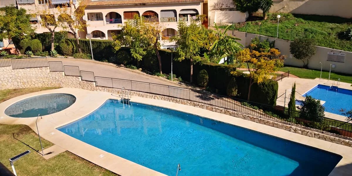 1 Bedroom Middle Floor Apartment for Sale in Benalmadena Costa, Málaga
