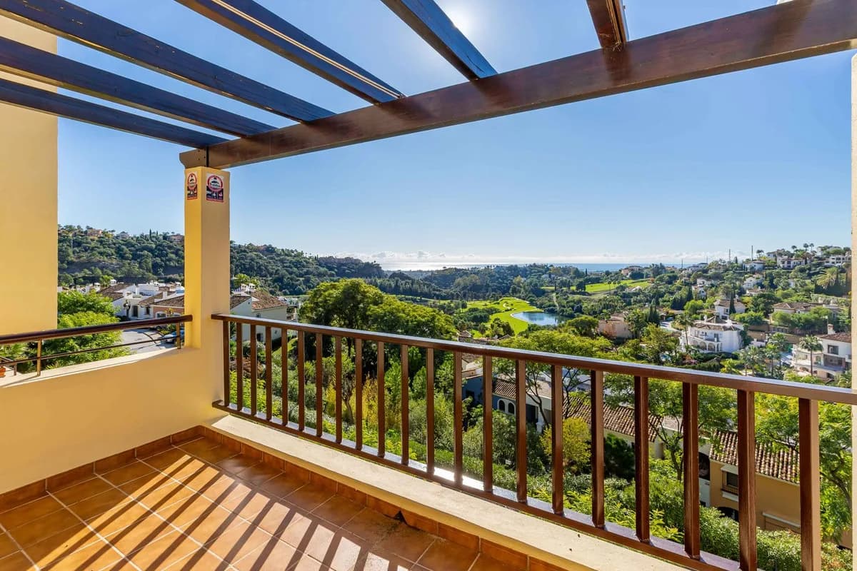 4 Bedroom Penthouse Duplex for Sale in Los Arqueros, Málaga - Image 8