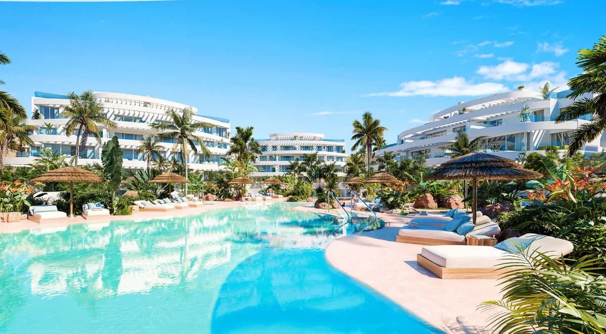 3 Bedroom Middle Floor Apartment for Sale in La Cala de Mijas, Málaga - Image 7