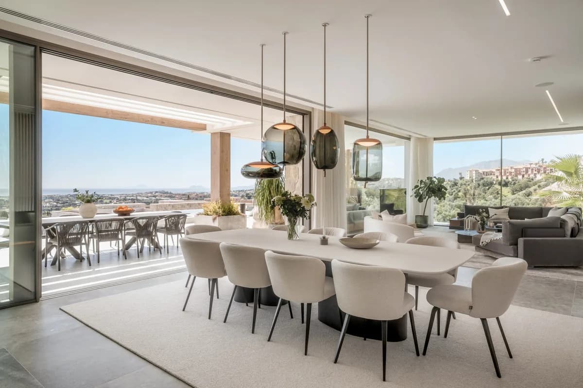 6 Bedroom Detached Villa for Sale in La Quinta, Málaga - Image 9