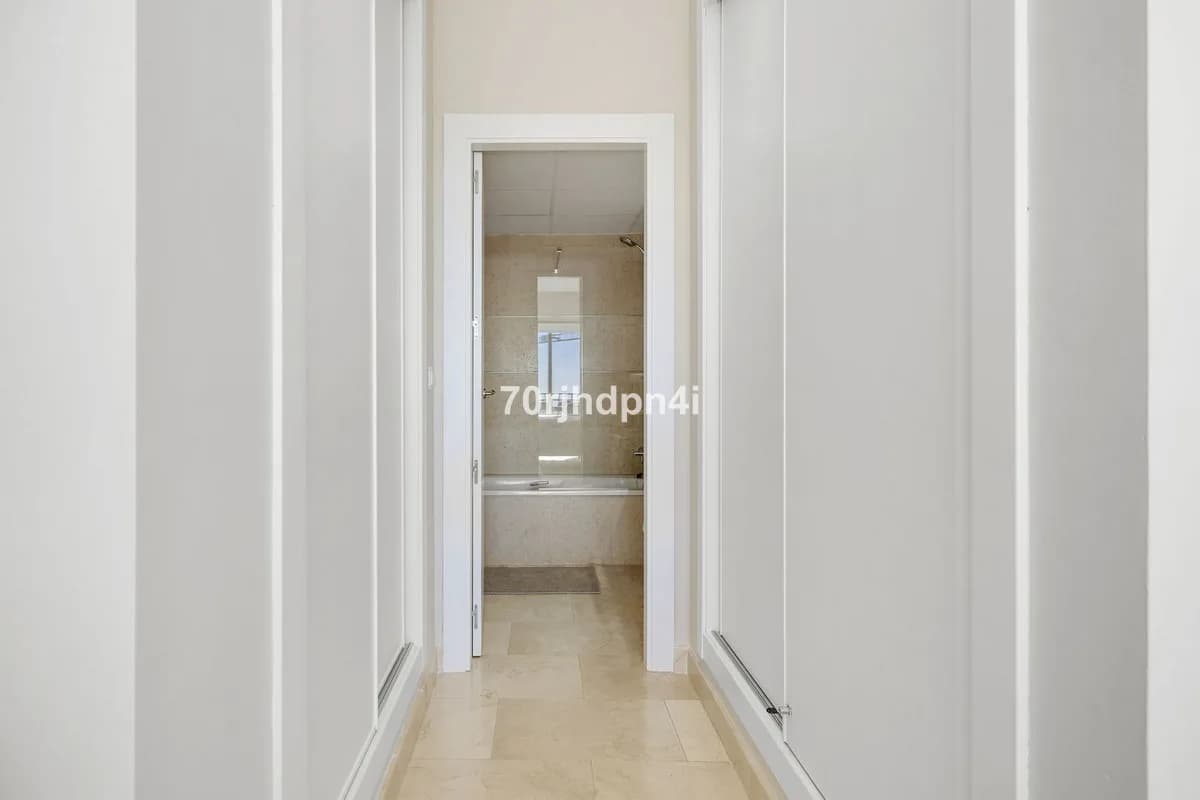 3 Bedroom Penthouse for Sale in Selwo, Málaga - Image 2