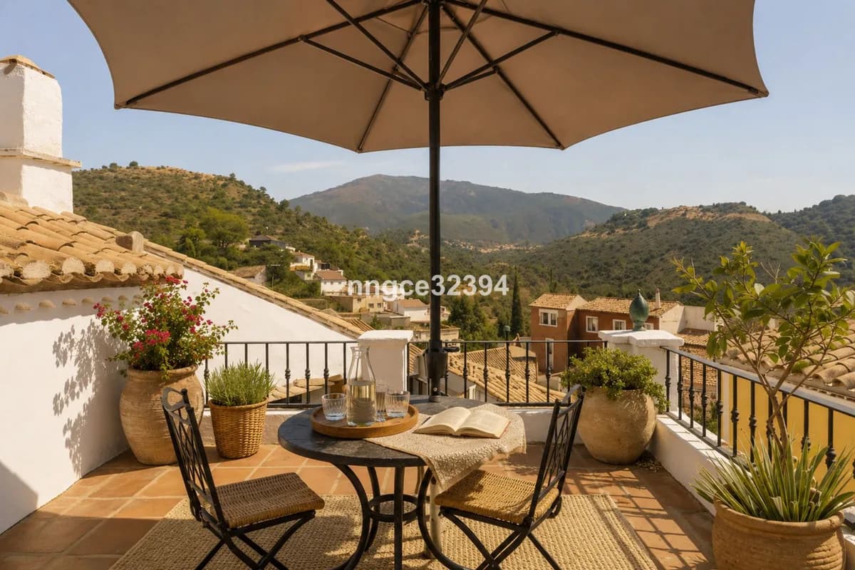 4 Bedroom Semi-Detached House for Sale in Benahavís, Málaga - Image 6