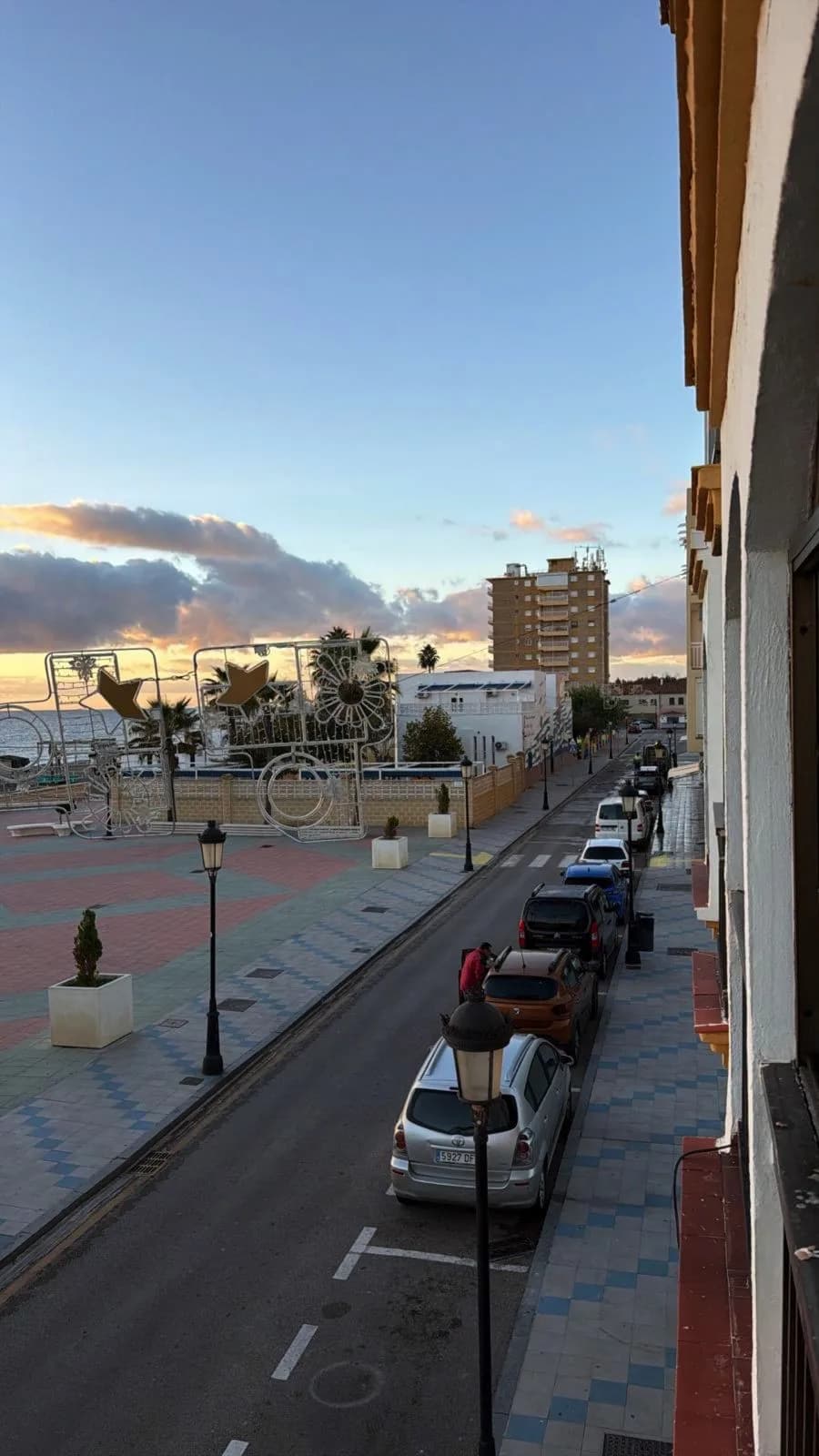 4 Bedroom Middle Floor Apartment for Sale in San Luis de Sabinillas, Málaga - Image 3