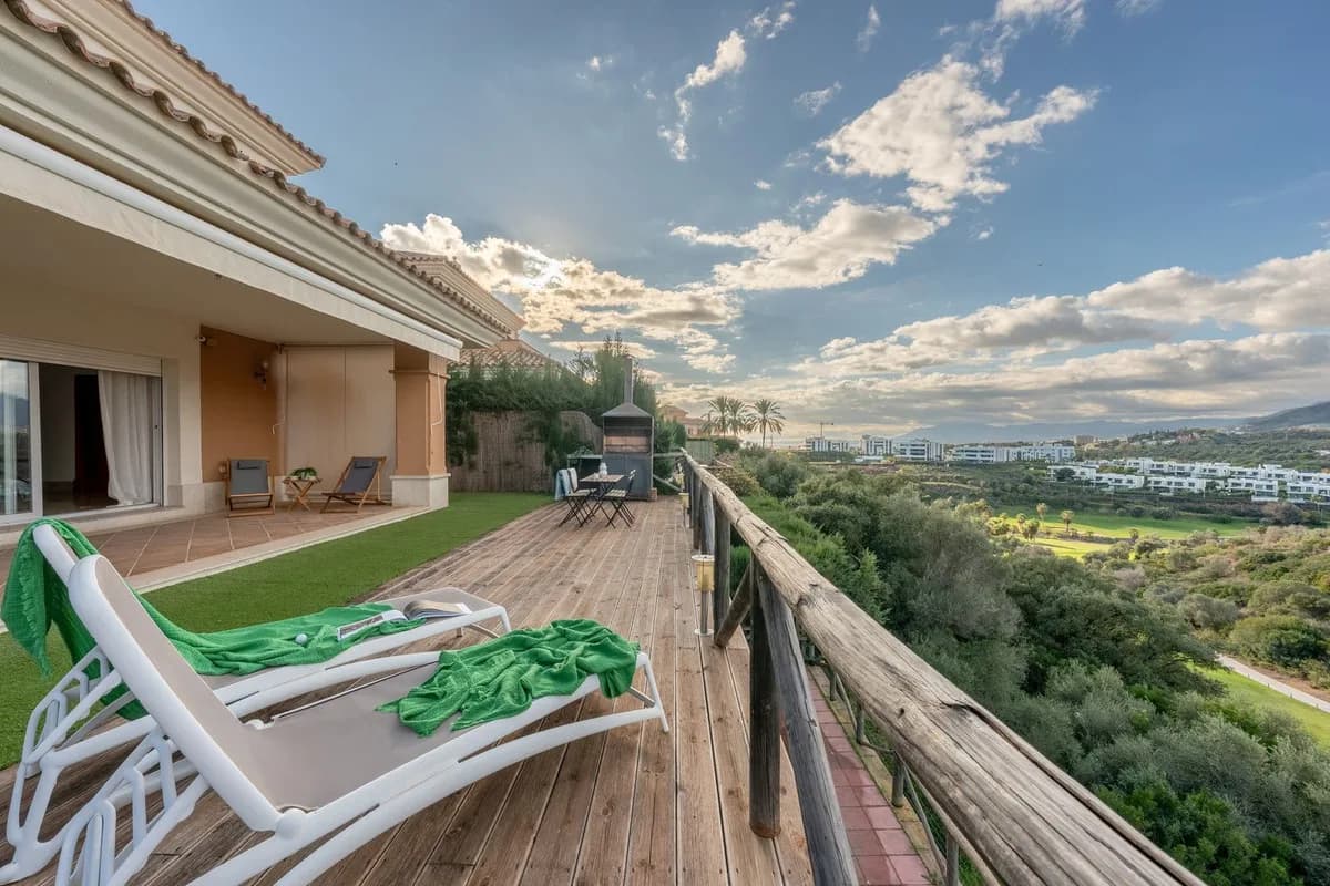 3 Bedroom Semi-Detached House for Sale in Santa Clara, Málaga