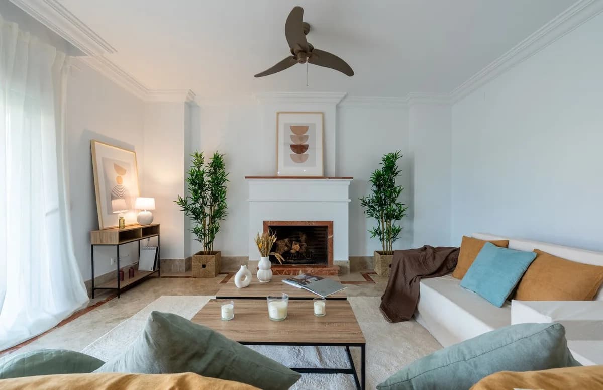 3 Bedroom Semi-Detached House for Sale in Santa Clara, Málaga - Image 2