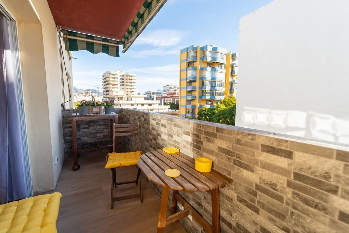 3 Bedroom Middle Floor Apartment for Sale in Fuengirola, Málaga