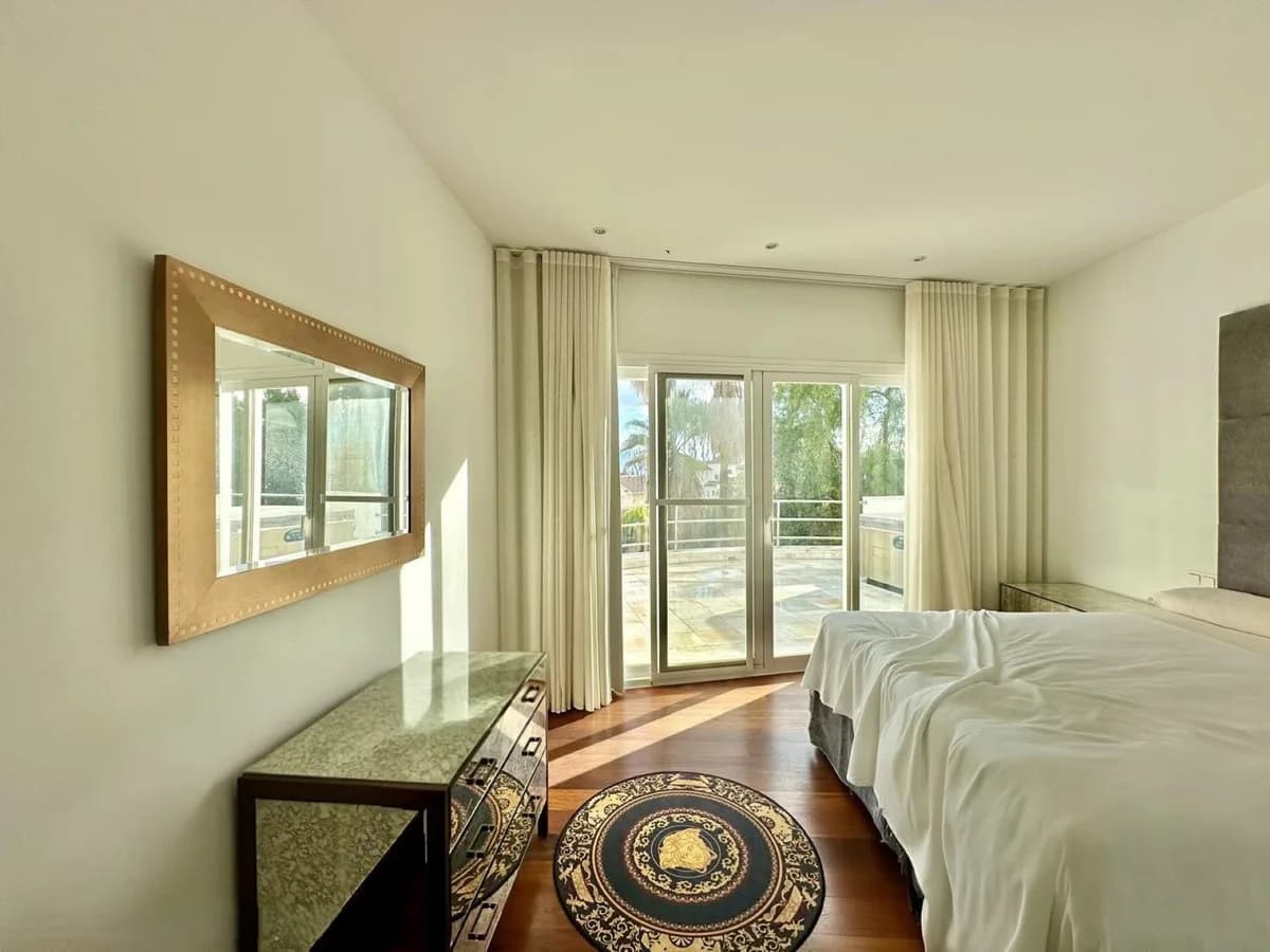 4 Bedroom Detached Villa for Sale in Benahavís, Málaga - Image 6