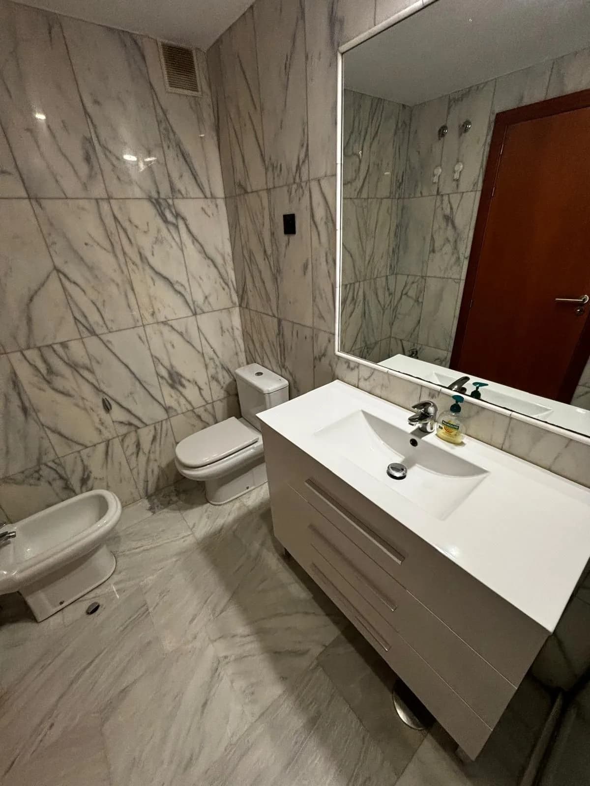 1 Bedroom Middle Floor Apartment for Sale in Benahavís, Málaga - Image 8