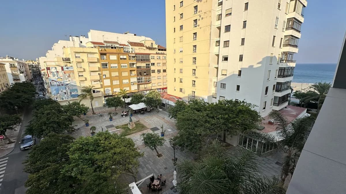 2 Bedroom Top Floor Apartment for Sale in Estepona, Málaga - Image 2