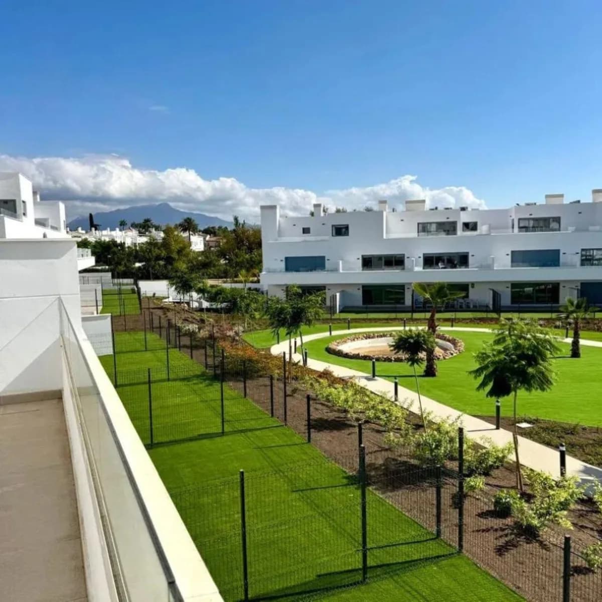 2 Bedroom Middle Floor Apartment for Sale in Bel Air, Málaga - Image 4