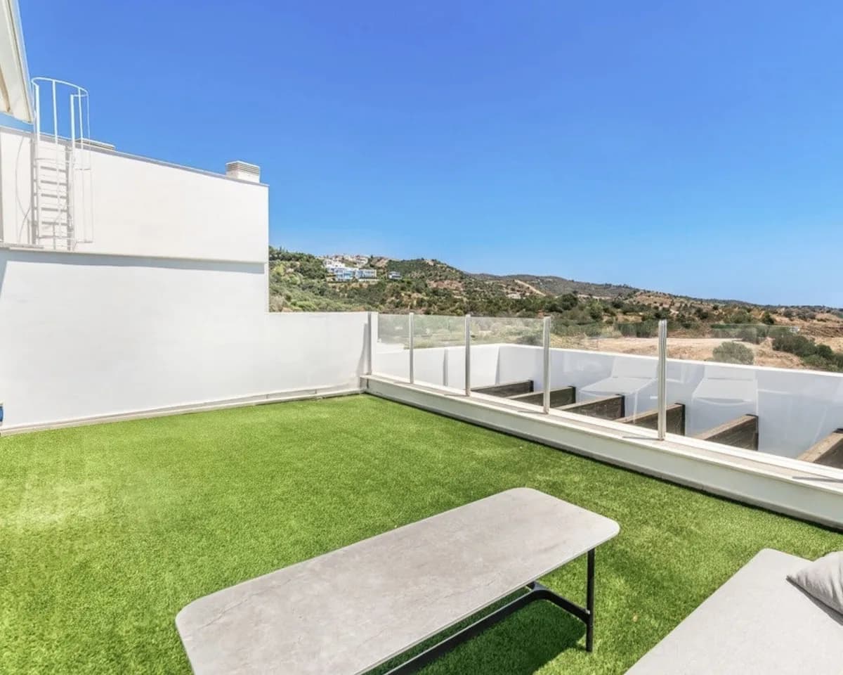2 Bedroom Penthouse Duplex for Sale in Altos de los Monteros, Málaga - Image 3