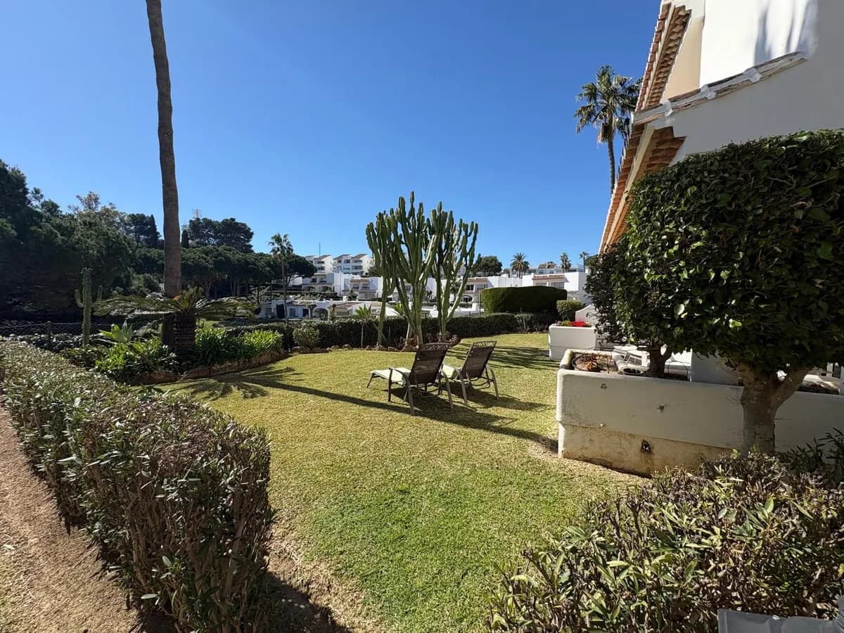 3 Bedroom Semi-Detached House for Sale in Miraflores, Málaga - Image 4