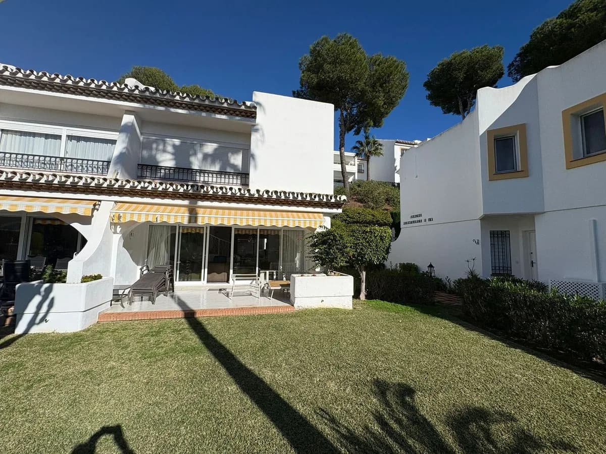 3 Bedroom Semi-Detached House for Sale in Miraflores, Málaga - Image 5