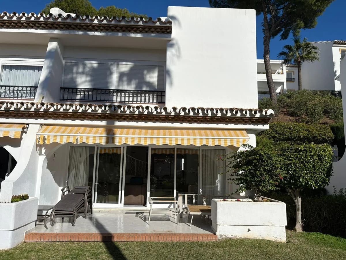3 Bedroom Semi-Detached House for Sale in Miraflores, Málaga - Image 9