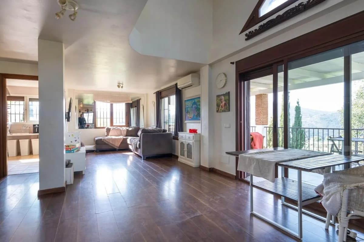 3 Bedroom Finca - Cortijo for Sale in Coín, Málaga - Image 9